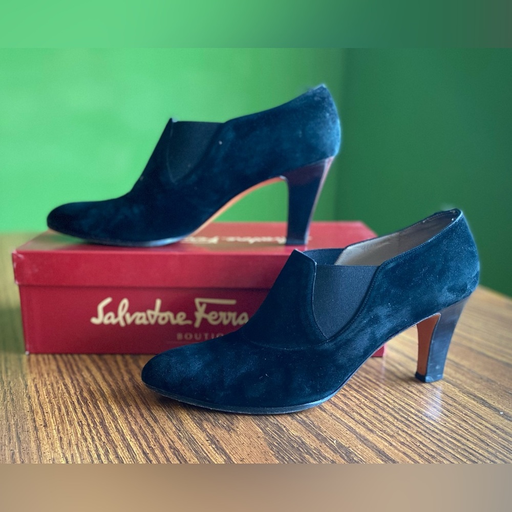 Black Salvatore Ferragamo mules